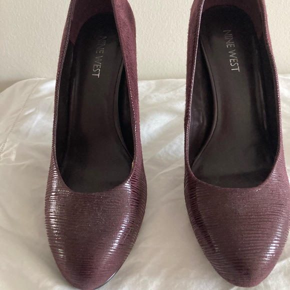 Nine West Burgundy pumps - Picture 1 of 6